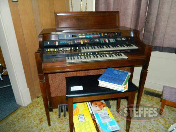 Hammond organ_2.jpg
